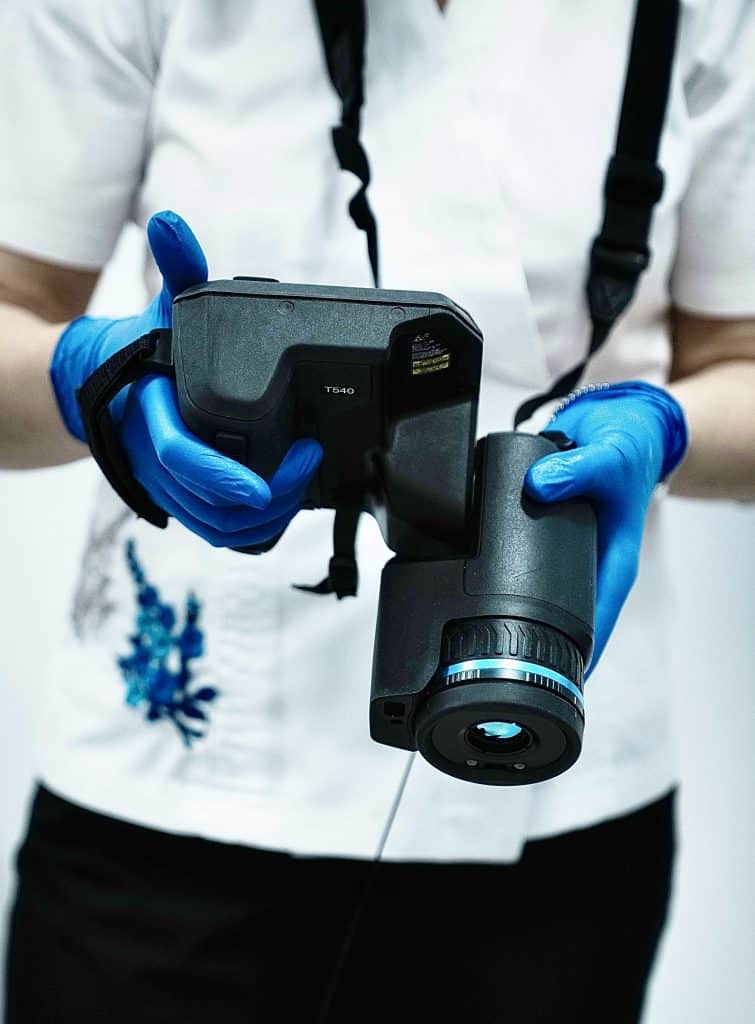 Cameră termală medicală FLIR T540 utilizată în evaluarea disfuncției ATM