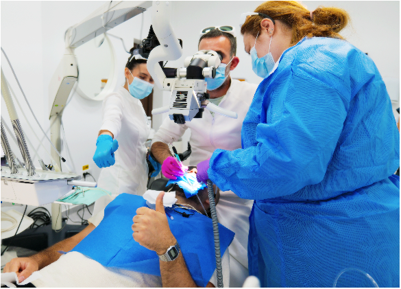 De ce folosim microscopul în tratamentele endodontice
