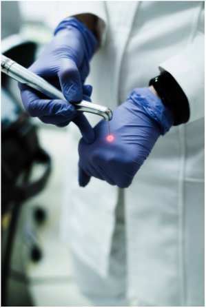 Laserele erbium sunt absorbite foarte eficient in apa